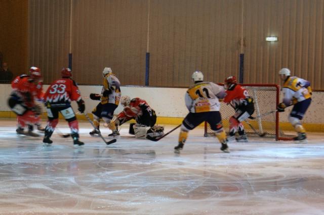 Photo hockey Ligue Magnus - Ligue Magnus : 21me journe : Neuilly/Marne vs Chamonix  - Et le chamois terrassa le bison
