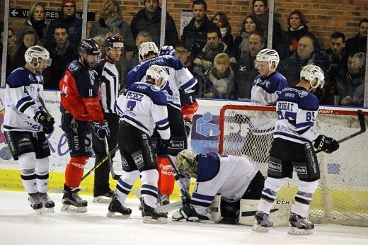 Photo hockey Ligue Magnus - Ligue Magnus : 22me journe : Angers  vs Gap  - Un chass-crois qui tourne en faveur des Ducs 