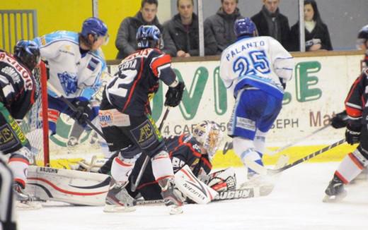 Photo hockey Ligue Magnus - Ligue Magnus : 22me journe : Caen  vs Villard-de-Lans - La zone rouge pour les Drakkars