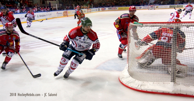 Photo hockey Ligue Magnus - Ligue Magnus : 22me journe : Grenoble  vs Angers  - Grenoble sur sa lance
