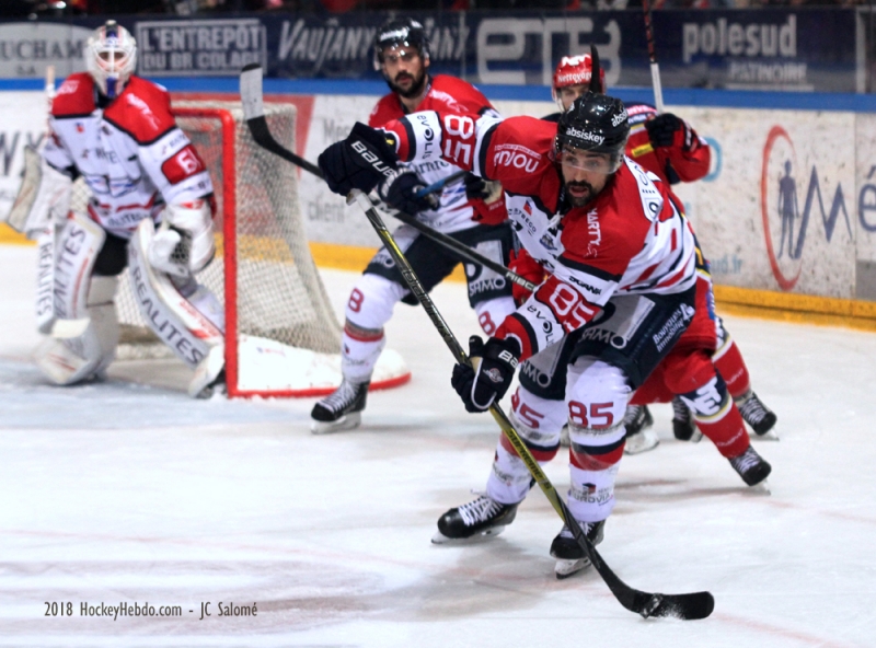 Photo hockey Ligue Magnus - Ligue Magnus : 22me journe : Grenoble  vs Angers  - Grenoble sur sa lance