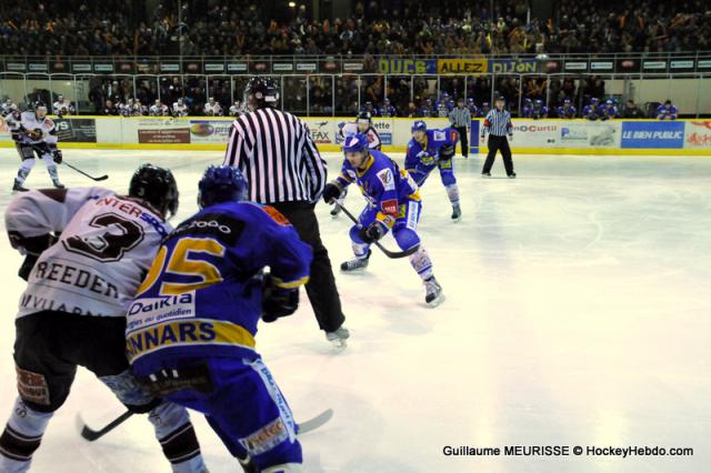 Photo hockey Ligue Magnus - Ligue Magnus : 24me journe  : Dijon  vs Morzine-Avoriaz - Dijon bien cal dans son fauteuil