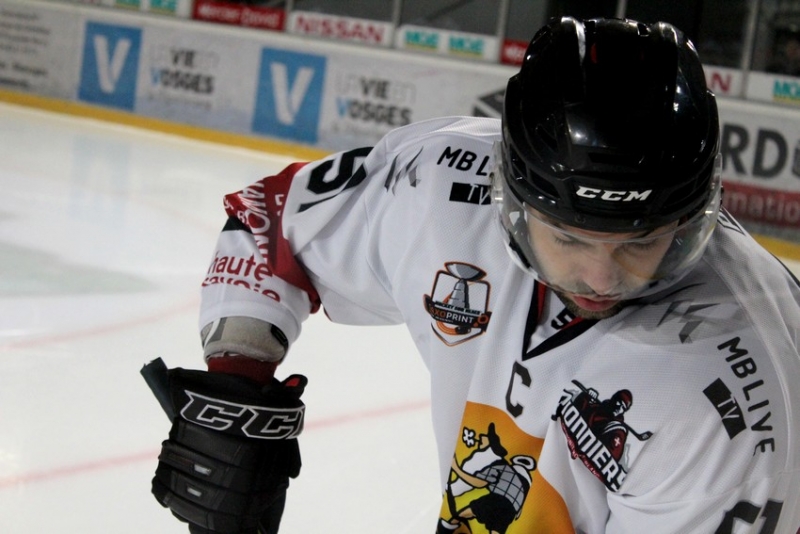 Photo hockey Ligue Magnus - Ligue Magnus : 26me journe : Epinal  vs Chamonix  - pinal le livre et Chamonix la tortue