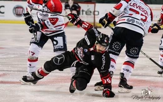 Photo hockey Ligue Magnus - Ligue Magnus : 2me journe : Bordeaux vs Angers  - 8 secondes cruelles !