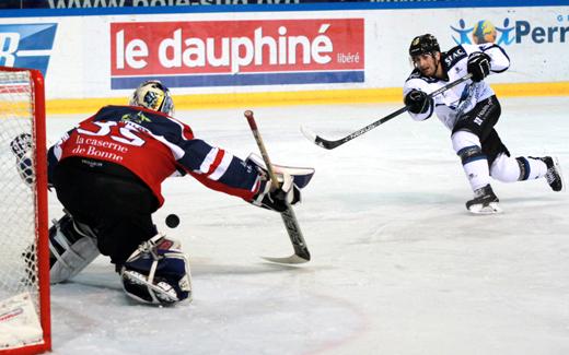Photo hockey Ligue Magnus - Ligue Magnus : 30me journe : Grenoble  vs Gap  - LM : Gap repasse Grenoble