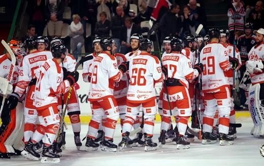 Photo hockey Ligue Magnus - Ligue Magnus : 33me journe : Amiens  vs Epinal  - LM : Le Gamyo passe devant les Gothiques