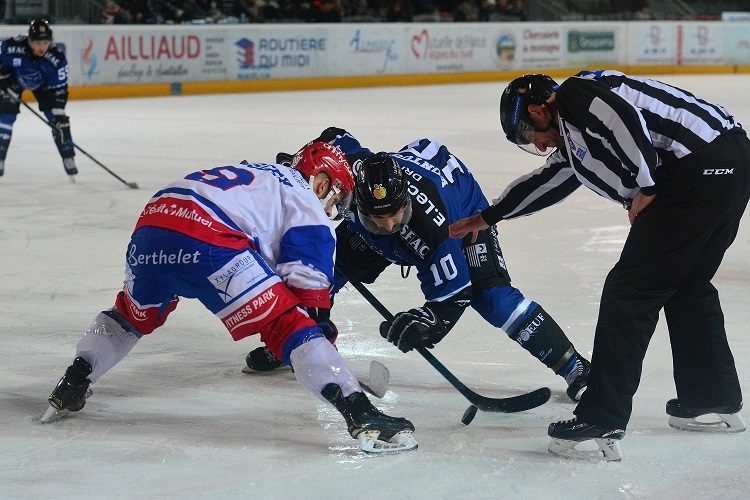 Photo hockey Ligue Magnus - Ligue Magnus : 37me journe : Gap  vs Lyon - Un verrou long  faire sauter 