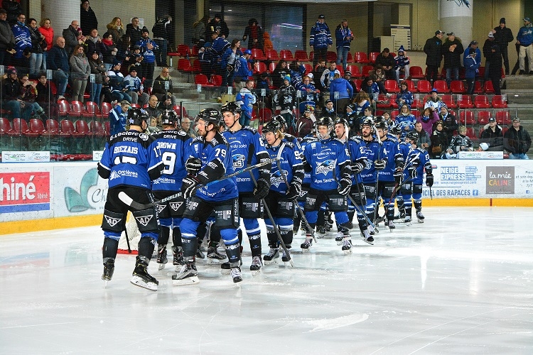 Photo hockey Ligue Magnus - Ligue Magnus : 37me journe : Gap  vs Lyon - Un verrou long  faire sauter 