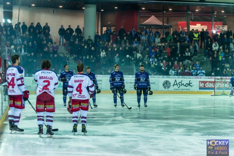 Photo hockey Ligue Magnus - Ligue Magnus : 38me journe : Gap  vs Grenoble  - Gap court aprs le score