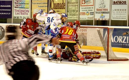 Photo hockey Ligue Magnus - Ligue Magnus : 3me journe : Morzine-Avoriaz vs Gap  - Morzine sur sa lance