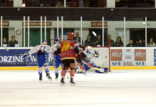 Photo hockey Ligue Magnus - Ligue Magnus : 3me journe : Morzine-Avoriaz vs Gap  - Morzine sur sa lance