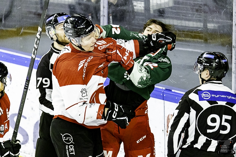 Photo hockey Ligue Magnus - Ligue Magnus : 41me journe : Cergy-Pontoise vs Amiens  - Le trs bel hommage de Cergy  Miika Elomo 