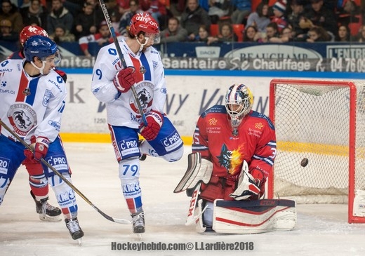 Photo hockey Ligue Magnus - Ligue Magnus : 41me journe : Grenoble  vs Lyon - Grenoble rosse le lion
