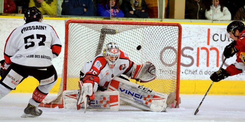 Photo hockey Ligue Magnus - Ligue Magnus : 42me journe : Chamonix  vs Amiens  - Des Gothiques lumineux