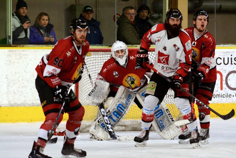 Photo hockey Ligue Magnus - Ligue Magnus : 42me journe : Chamonix  vs Amiens  - Des Gothiques lumineux