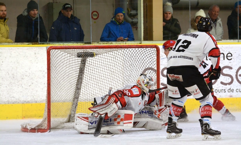 Photo hockey Ligue Magnus - Ligue Magnus : 42me journe : Chamonix  vs Amiens  - Des Gothiques lumineux