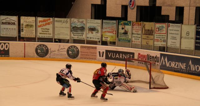 Photo hockey Ligue Magnus - Ligue Magnus : 4me journe : Morzine-Avoriaz vs Caen  - Les Pingouins ont galr