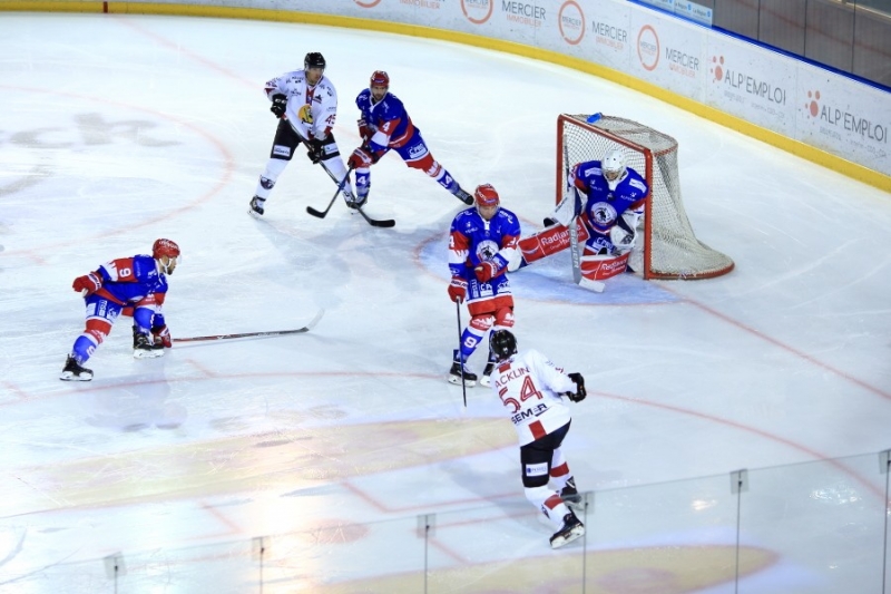 Photo hockey Ligue Magnus - Ligue Magnus : 6me journe : Lyon vs Chamonix  - Lyon joue avec le feu