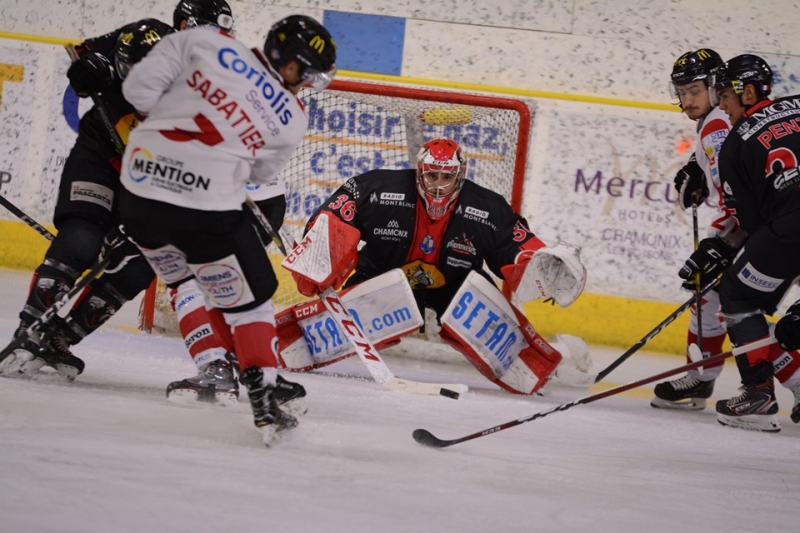 Photo hockey Ligue Magnus - Ligue Magnus : 8me journe : Chamonix  vs Amiens  - Les Pionniers pigent les Gothiques