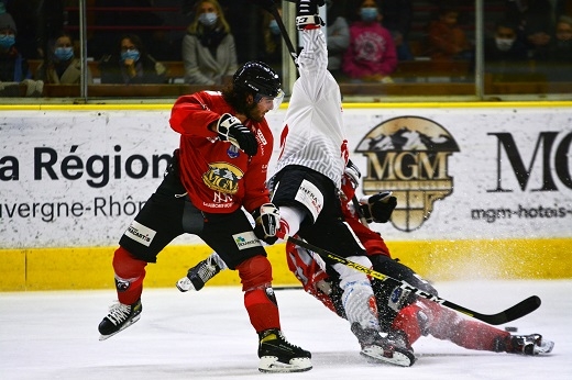 Photo hockey Ligue Magnus - Ligue Magnus : 8me journe : Chamonix  vs Amiens  - LM : Chamonix : la tte  lenvers