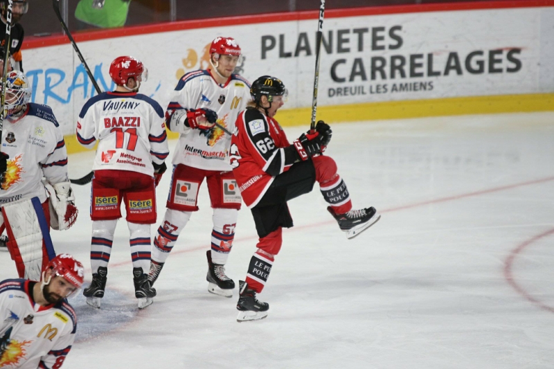 Photo hockey Ligue Magnus - Ligue Magnus : 9ème journée : Amiens vs Grenoble - Une victoire opportuniste de Grenoble Photo hockey Ligue Magnus - Ligue Magnus : 9ème journée : Amiens vs Grenoble - Une victoire opportuniste de Grenoble