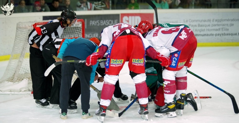 Photo hockey Ligue Magnus - Ligue Magnus : 9me journe : Anglet vs Grenoble  - Quand les loups attaquent le glaon basque.
