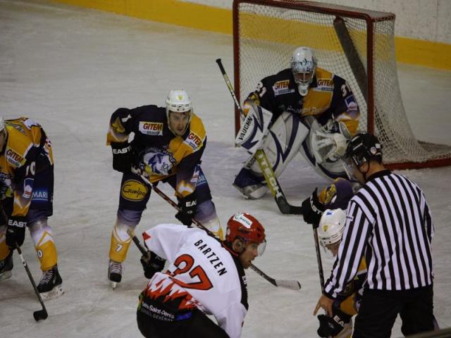 Photo hockey Ligue Magnus - Ligue Magnus : 9me journe : Chamonix  vs Neuilly/Marne - Les Chamois chassent les Bisons.