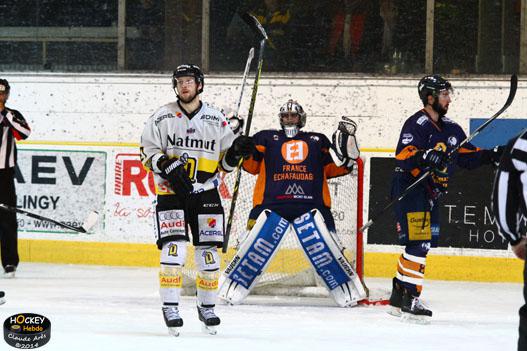 Photo hockey Ligue Magnus - Ligue Magnus : 9me journe : Chamonix  vs Rouen - Le Chamois teint la flamme du Dragon