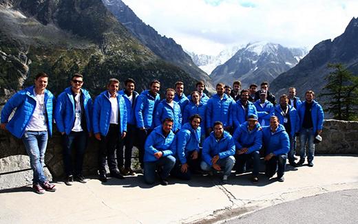 Photo hockey Ligue Magnus - Ligue Magnus : Chamonix (Les Pionniers) - Chamonix : Présentation face à la Mer de Glace Photo hockey Ligue Magnus - Ligue Magnus : Chamonix (Les Pionniers) - Chamonix : Présentation face à la Mer de Glace