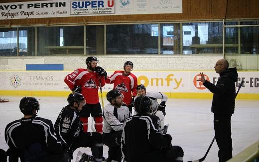Photo hockey Ligue Magnus - Ligue Magnus : Chamonix / Morzine (Les Pionniers) - LM : Christophe Ville, le salut passera par ltat desprit