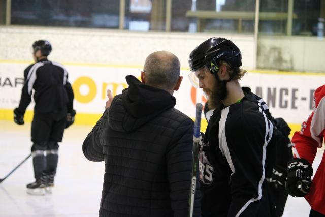Photo hockey Ligue Magnus - Ligue Magnus : Chamonix / Morzine (Les Pionniers) - LM : Christophe Ville, le salut passera par ltat desprit