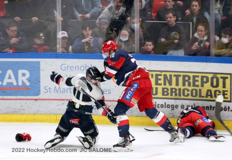 Photo hockey Ligue Magnus - Ligue Magnus - Finale match 1 : Grenoble  vs Angers  - Rude combat pour l