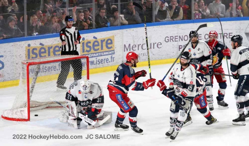 Photo hockey Ligue Magnus - Ligue Magnus - Finale match 1 : Grenoble  vs Angers  - Rude combat pour l