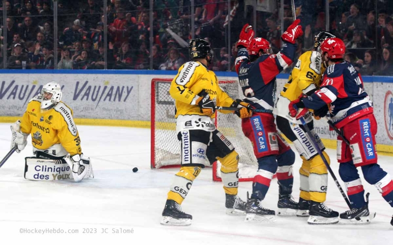Photo hockey Ligue Magnus - Ligue Magnus - finale match 1 : Grenoble  vs Rouen - Grenoble frappe fort!