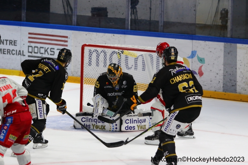Photo hockey Ligue Magnus - Ligue Magnus - finale match 4 : Rouen vs Grenoble  - Les Dragons sen sortent  domicile.