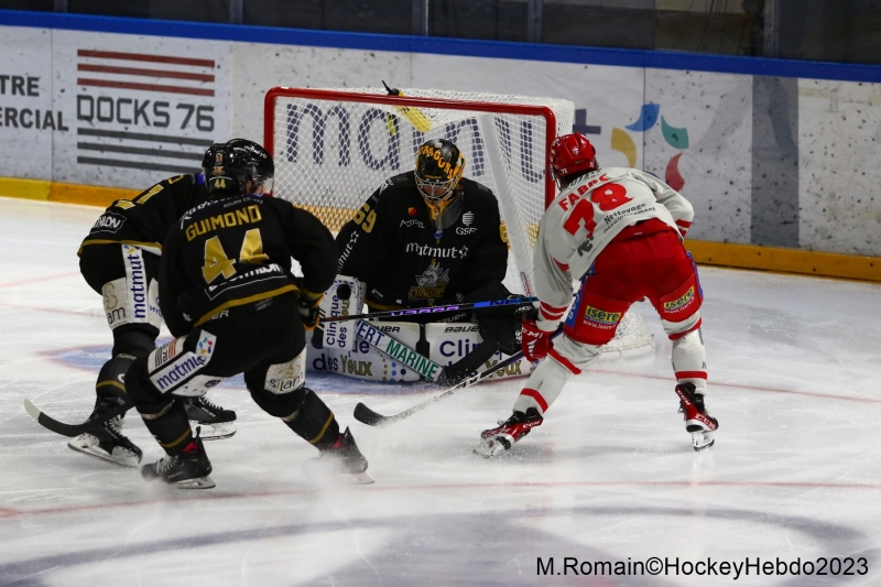 Photo hockey Ligue Magnus - Ligue Magnus - finale match 4 : Rouen vs Grenoble  - Les Dragons sen sortent  domicile.