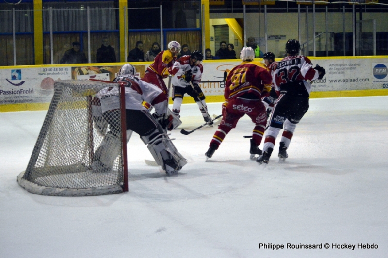 Photo hockey Ligue Magnus - Ligue Magnus : poule de maintien, 2ème journée : Dijon vs Chamonix / Morzine - LM : Mortel coup de piolet Photo hockey Ligue Magnus - Ligue Magnus : poule de maintien, 2ème journée : Dijon vs Chamonix / Morzine - LM : Mortel coup de piolet