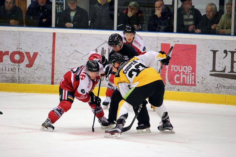 Photo hockey Ligue Magnus - Ligue Magnus : poule de maintien, 3me journe : Chamonix / Morzine vs Strasbourg  - LM : Les Pionniers au fond de la crevasse