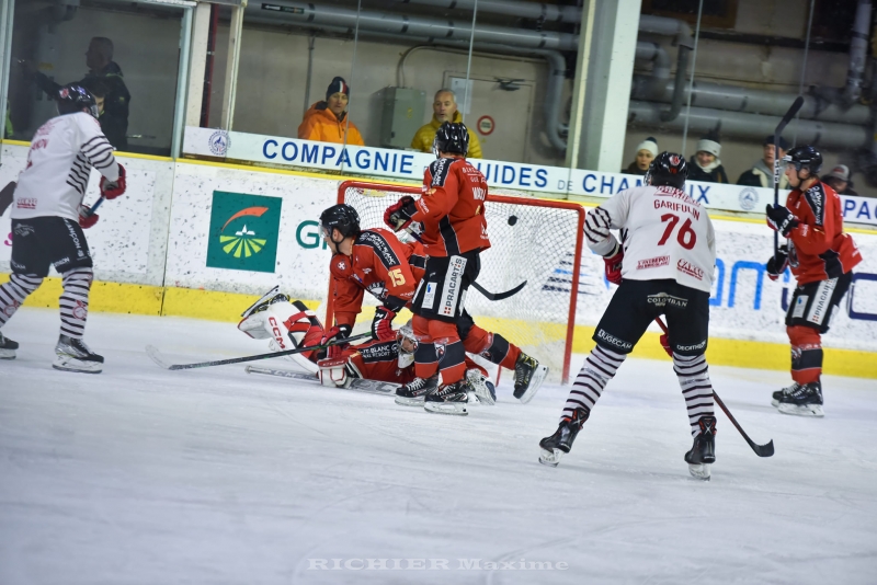 Photo hockey Ligue Magnus - Ligue Magnus - Poule Maintien - J1 : Chamonix  vs Brianon  - Les Pionniers simposent sans briller