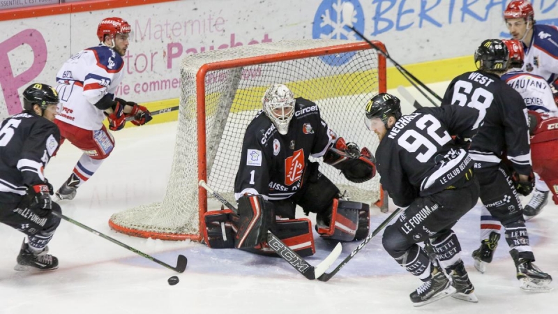 Photo hockey Ligue Magnus - Ligue Magnus : quart de finale, match 3 : Amiens  vs Grenoble  - Un correction grenobloise pour le match 3 