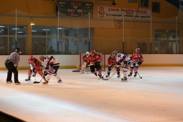 Photo hockey Ligue Magnus - Ligue Magnus: 17me journe : Neuilly/Marne vs Grenoble  - Les Brleurs de Loups dans la douleur