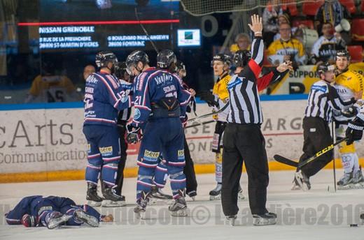 Photo hockey Ligue Magnus - Ligue Magnus, quarts de finale, match 2 : Grenoble  vs Rouen - Joli suspense mais pas joli match !