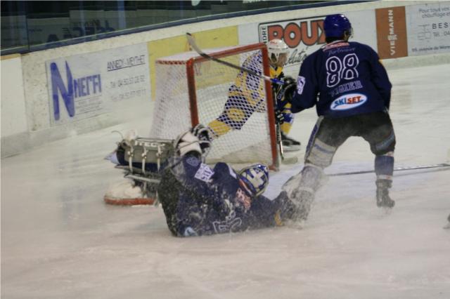 Photo hockey Ligue Magnus - LM - 14me journe : Mont-Blanc vs Chamonix  - Avantage pour les Chamois