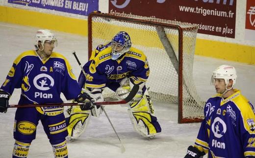 Photo hockey Ligue Magnus - LM - 20me journe : Chamonix  vs Villard-de-Lans - La peau de lOurs sur le blason des Chamois