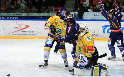 Photo hockey Ligue Magnus - LM playoff, 1/4 de finale, match 1 : Grenoble  vs Dijon  - Grenoble se fait peur !
