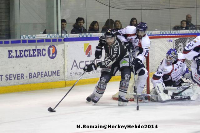 Photo hockey Ligue Magnus - LM playoff 1/2 finale, match 1 : Rouen vs Angers  - Rouen-Angers : "hold up"  l