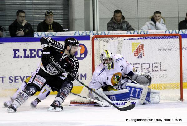 Photo hockey Ligue Magnus - LM playoff 1/4 de finale, match 2 : Rouen vs Chamonix - Rouen-Chamonix : Rouen fait le break Photo hockey Ligue Magnus - LM playoff 1/4 de finale, match 2 : Rouen vs Chamonix - Rouen-Chamonix : Rouen fait le break