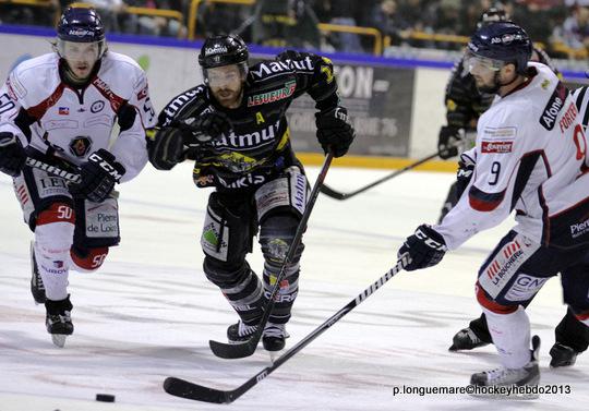 Photo hockey Ligue Magnus - LM Playoffs : finale , match 3 : Rouen vs Angers - Les Ducs survolent la rencontre Photo hockey Ligue Magnus - LM Playoffs : finale , match 3 : Rouen vs Angers - Les Ducs survolent la rencontre