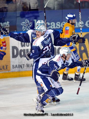 Photo hockey Ligue Magnus - LM Playoffs : 1/4 , match 3 : Grenoble  vs Dijon  - Grenoble :  toujours vivant !
