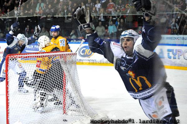 Photo hockey Ligue Magnus - LM Playoffs : 1/4 , match 4 : Grenoble  vs Dijon  - Grenoble : rendez-vous  Dijon !